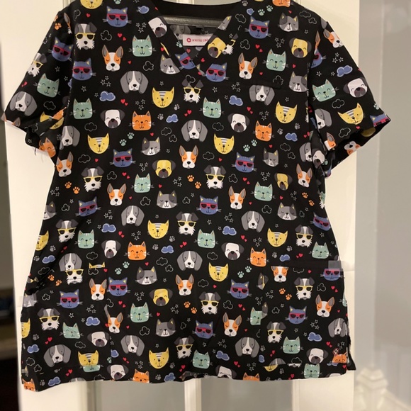 White Cross “Cool Cats and Dogs” Scrub top - Picture 2 of 3